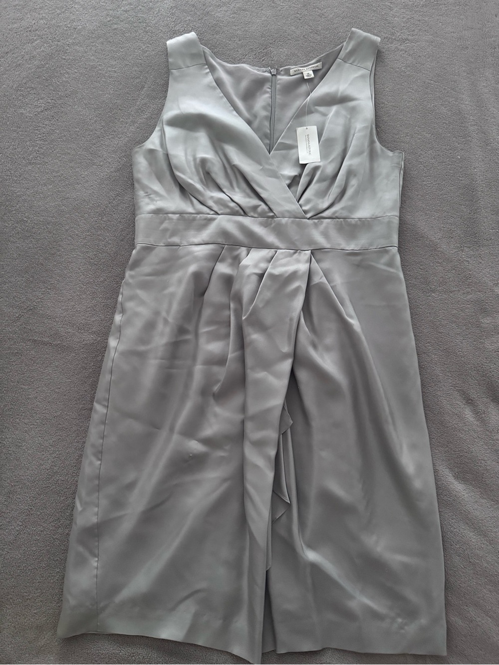 Banana Republic Silver-Gray Sleeveless V-Neck Midi Dress
